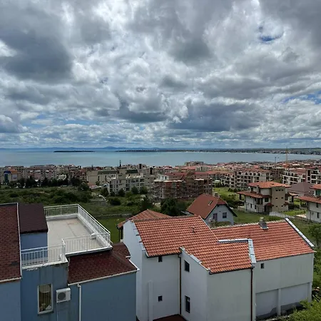 St. Vlas Apartment *